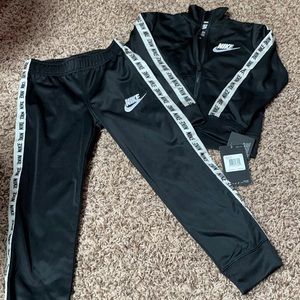 2 piece boys nylon Nike set size 6